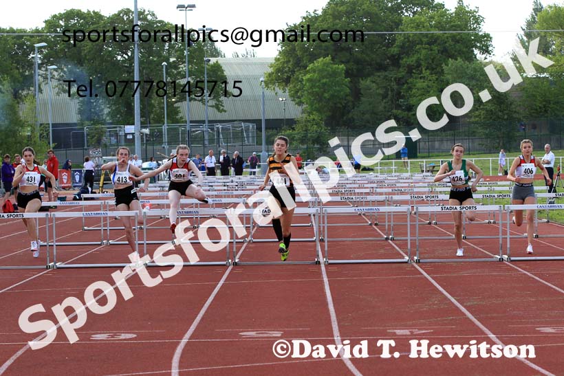 Women and Girls hurdles, 2022 North Eastern Track and Field Champs., Middlesbrough. David T. Hewitson/Sports for All Pics